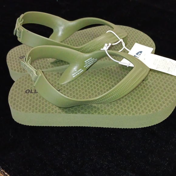 Old Navy Rubber Army Green Baby Sandals - Picture 2 of 5
